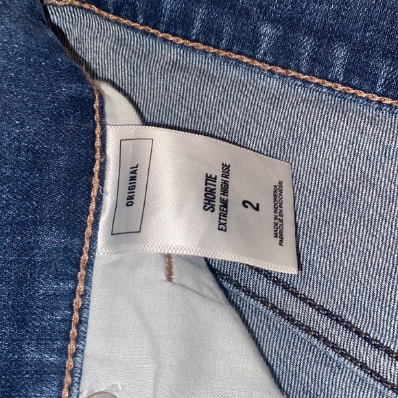 Express Shortie Shorts - Picture 3 of 4